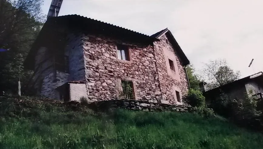 3 1/2- Zimmer-Rustico mit grossem Umschwung / Rustico di 3 1/2 loc...