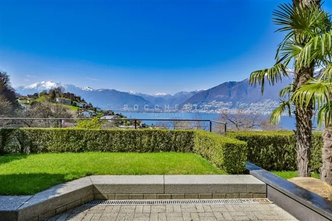 Mittelmeer-Bijou mit Garten und Blick auf den Lago Maggiore