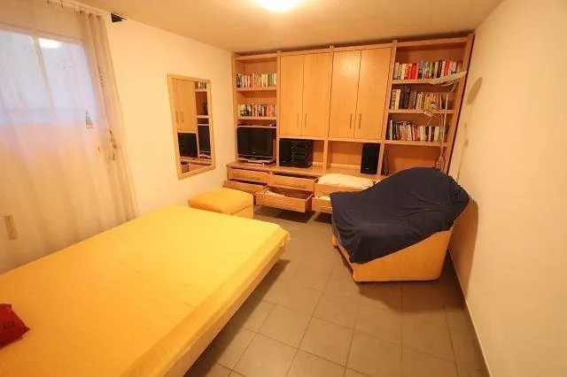 Image 12