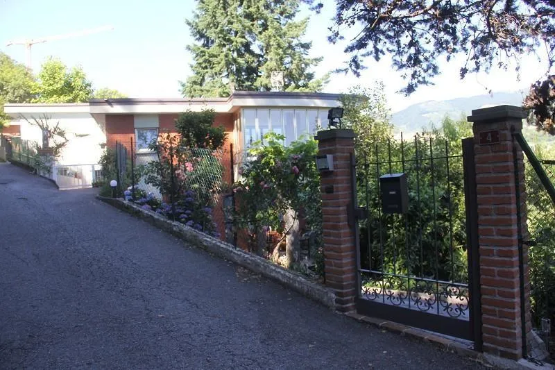 3 1/2-Zi-Wohnung in Zweifamilienhaus mit Sitzplatz