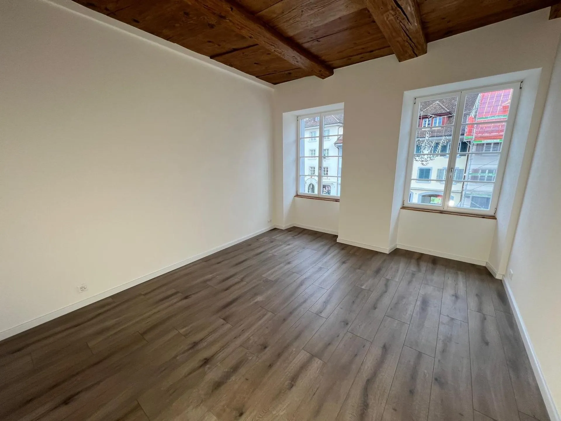Neu renovierte 3.5 Zimmerwohnung mitten im Städtli