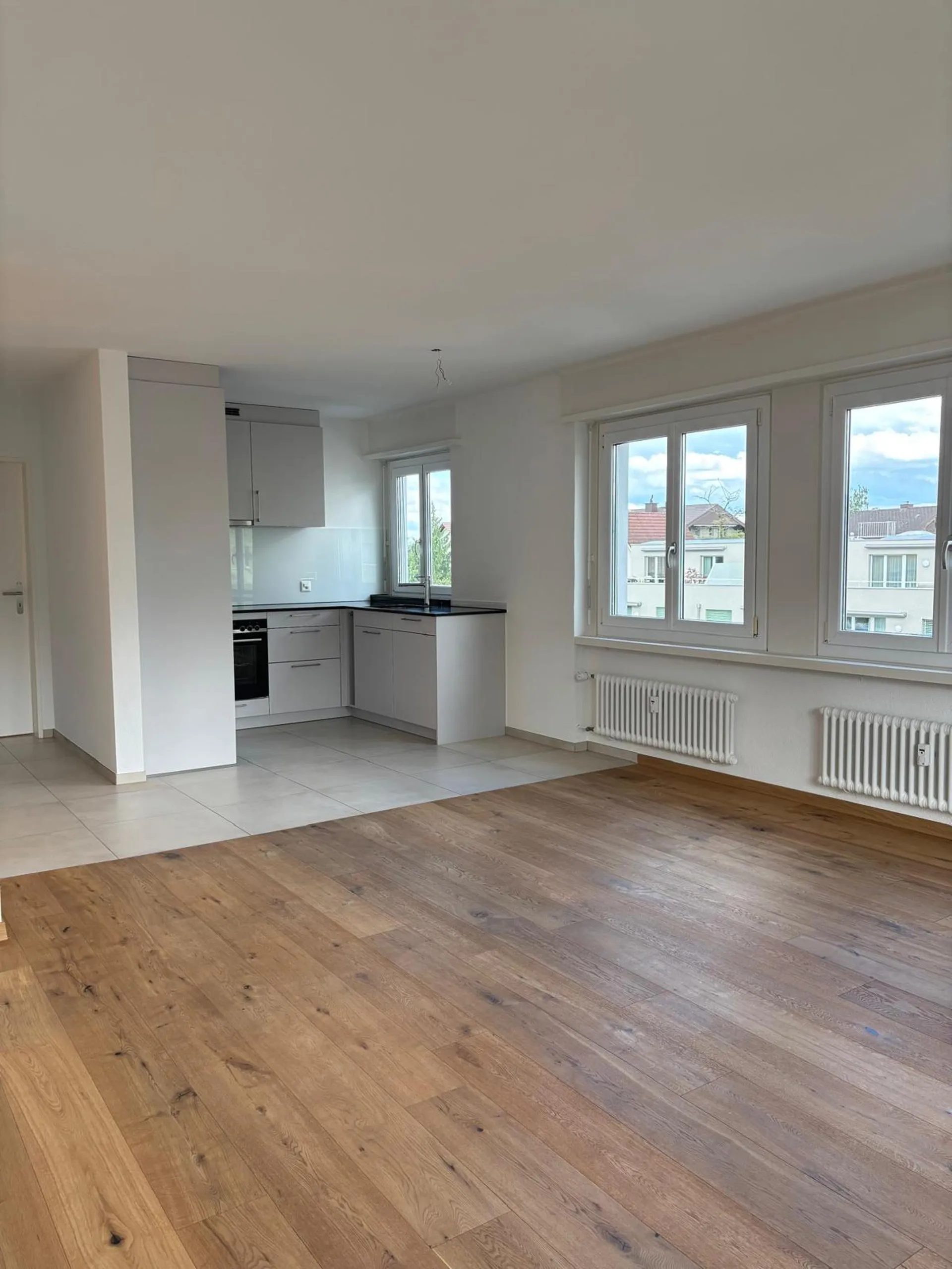 Helle 3.5- Zimmerwohnung mit Balkon und schöner Aussicht in Derendingen