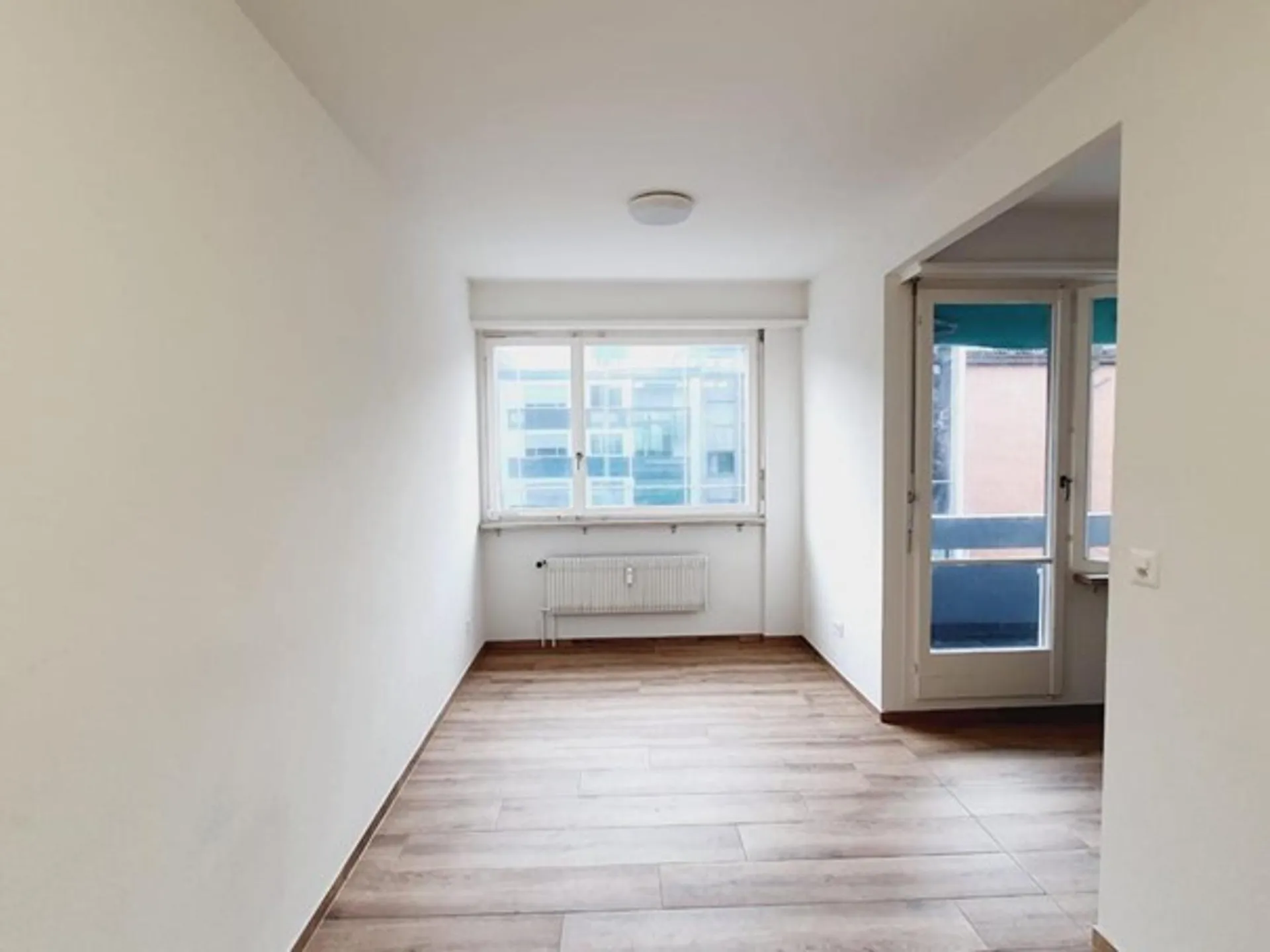 Charmante 2-Zimmer-Wohnung mit Balkon und schöner Aussicht in Basel