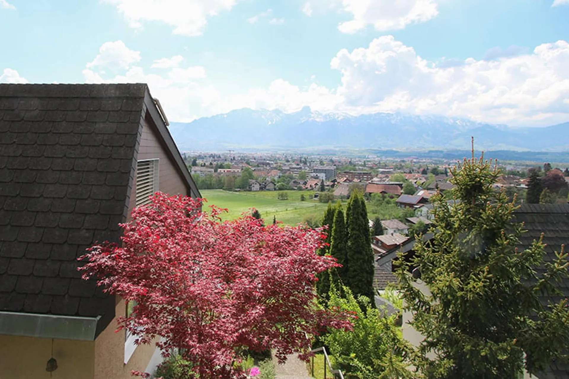 Wohnen auf der Sonnenseite - und mit viel Platz sowie Panoramaaussicht