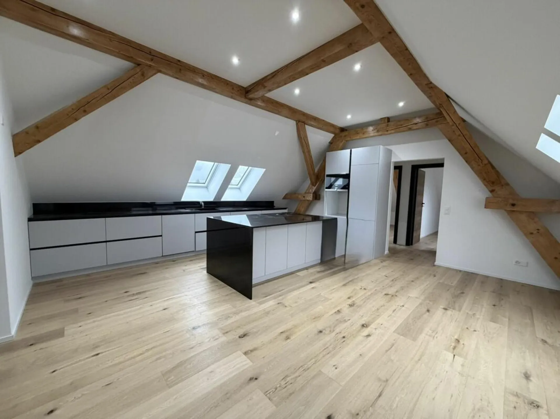 Courtelary, magnificent 4.5-room apartment in the attic