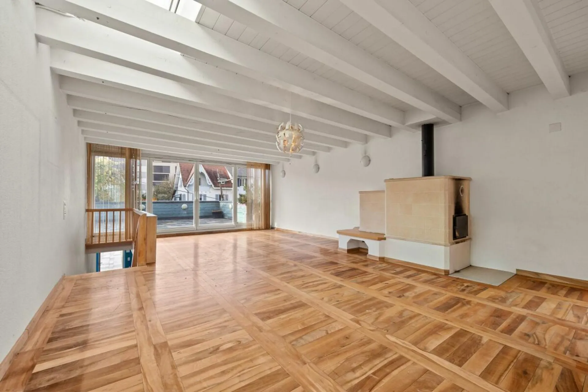 Einfamilienhaus mit Charme und Potenzial in begehrter Lage (im Baurecht)