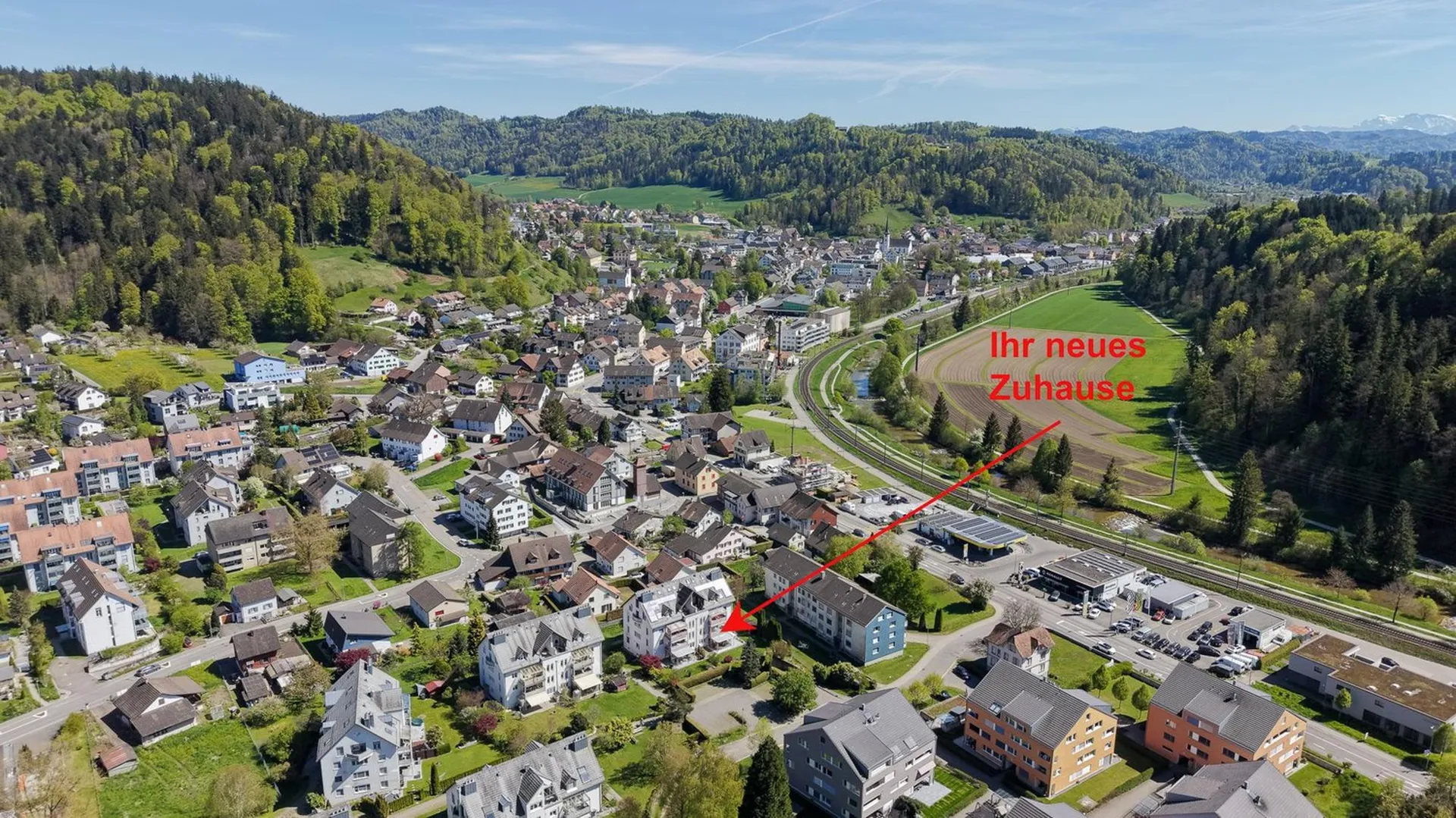 Gepflegte und ruhige 4 ½-Zimmer-Wohnung im Obergeschoss, mit verglastem Balkon