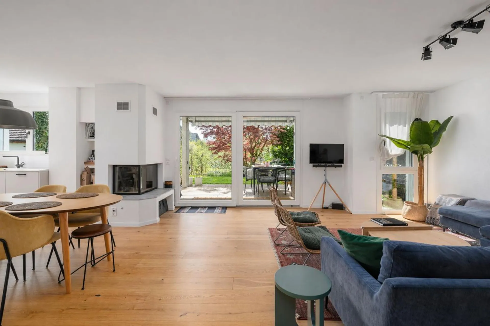 Stilvoll renovierte Gartenwohnung