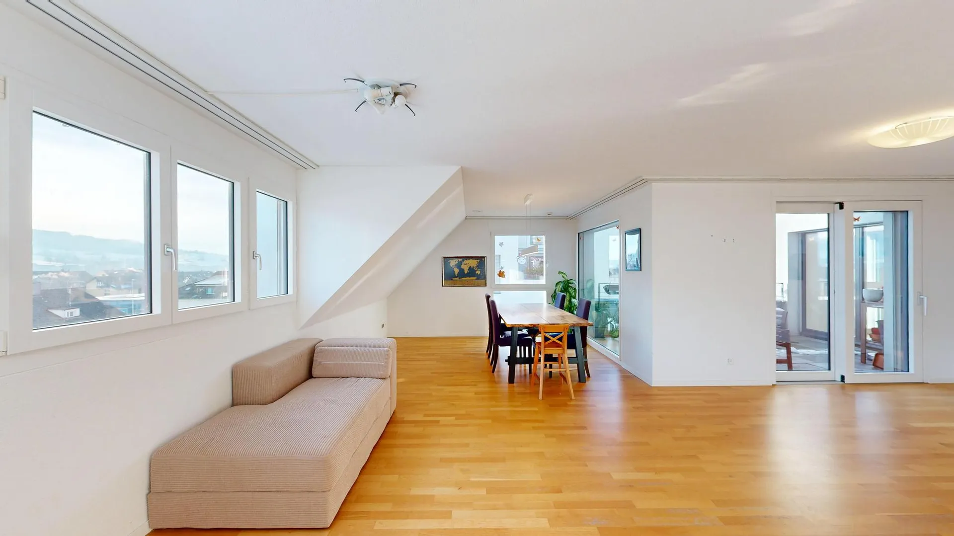 Helle 4.5-Zimmer-Wohnung in Oberweningen