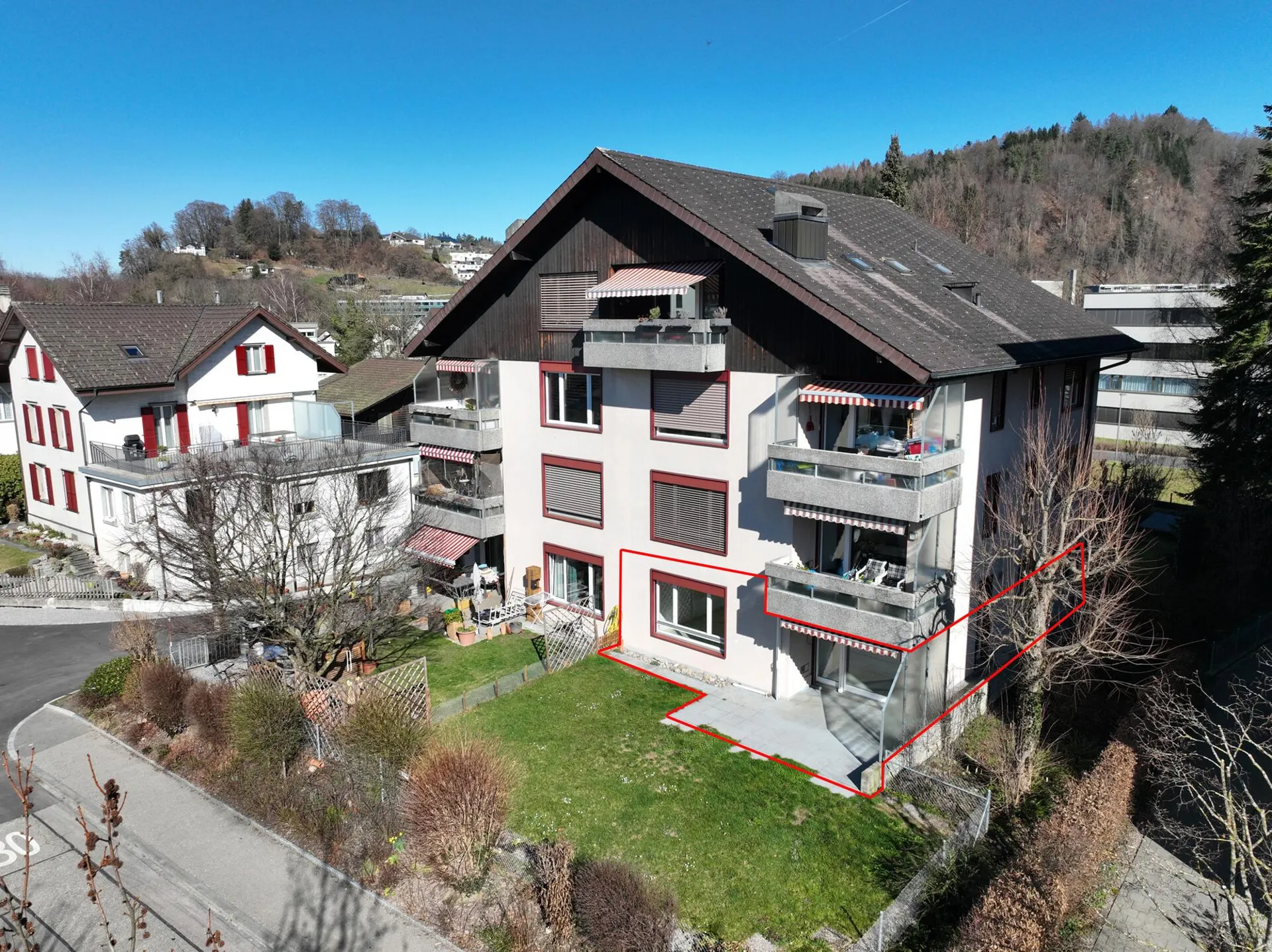 Zentrale und helle 4 -Zimmer-Wohnung mit Garten  nur wenige Schritte