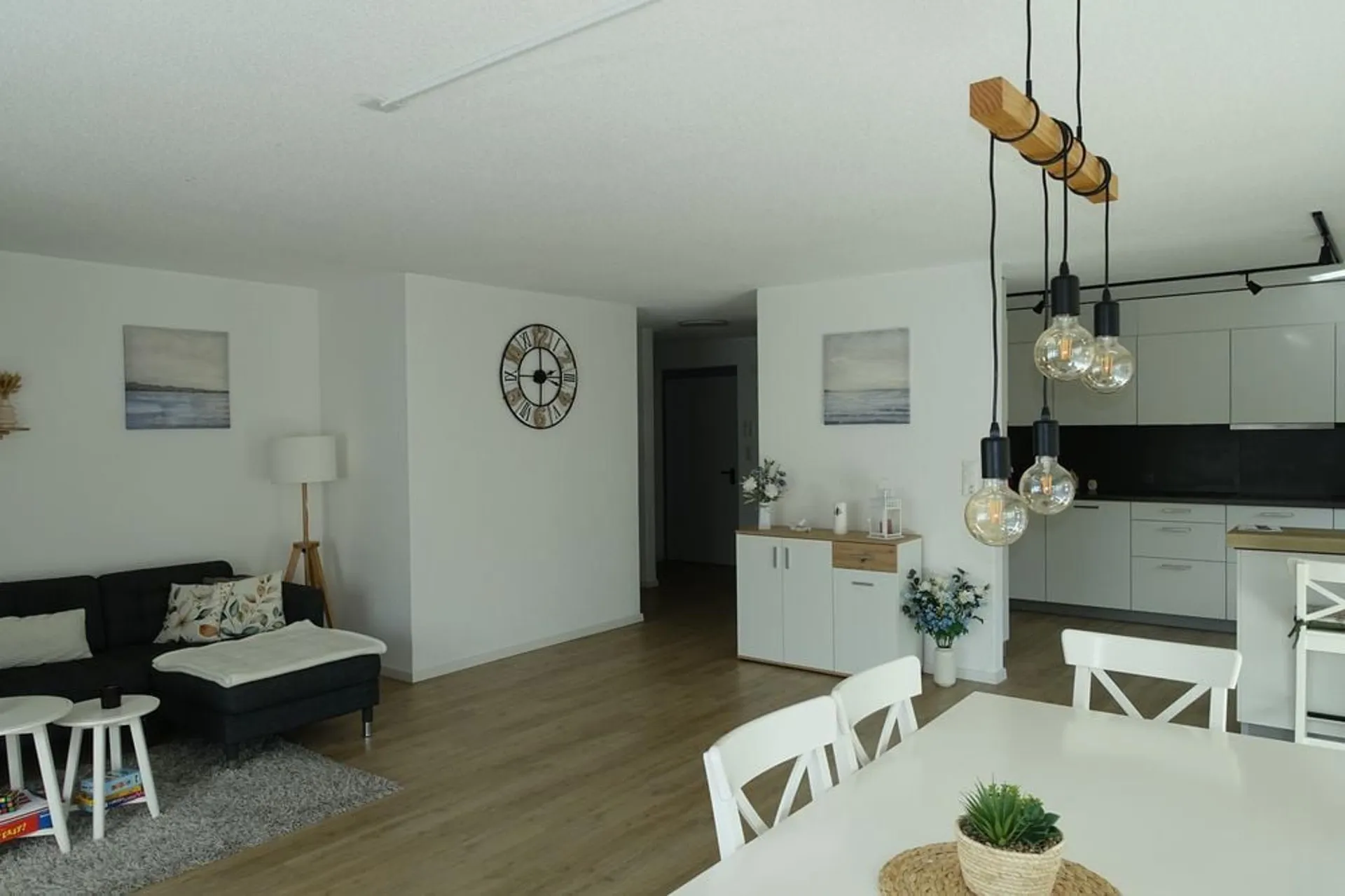 Bévilard - Magnifico appartamento di 4,5 locali con balcone e posto auto coperto