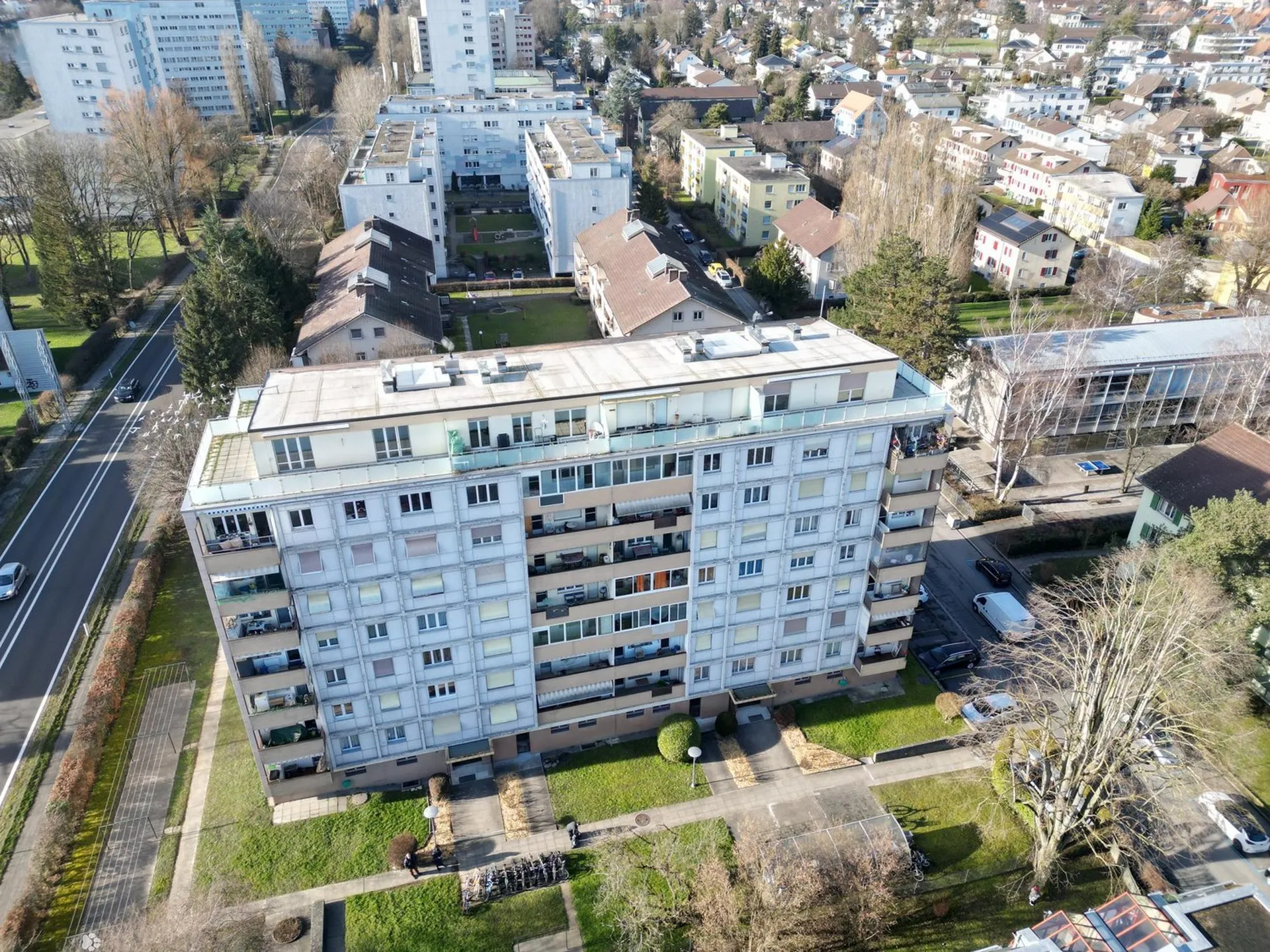 Appartement 3 pièces rénové avec vue panoramique à Biel