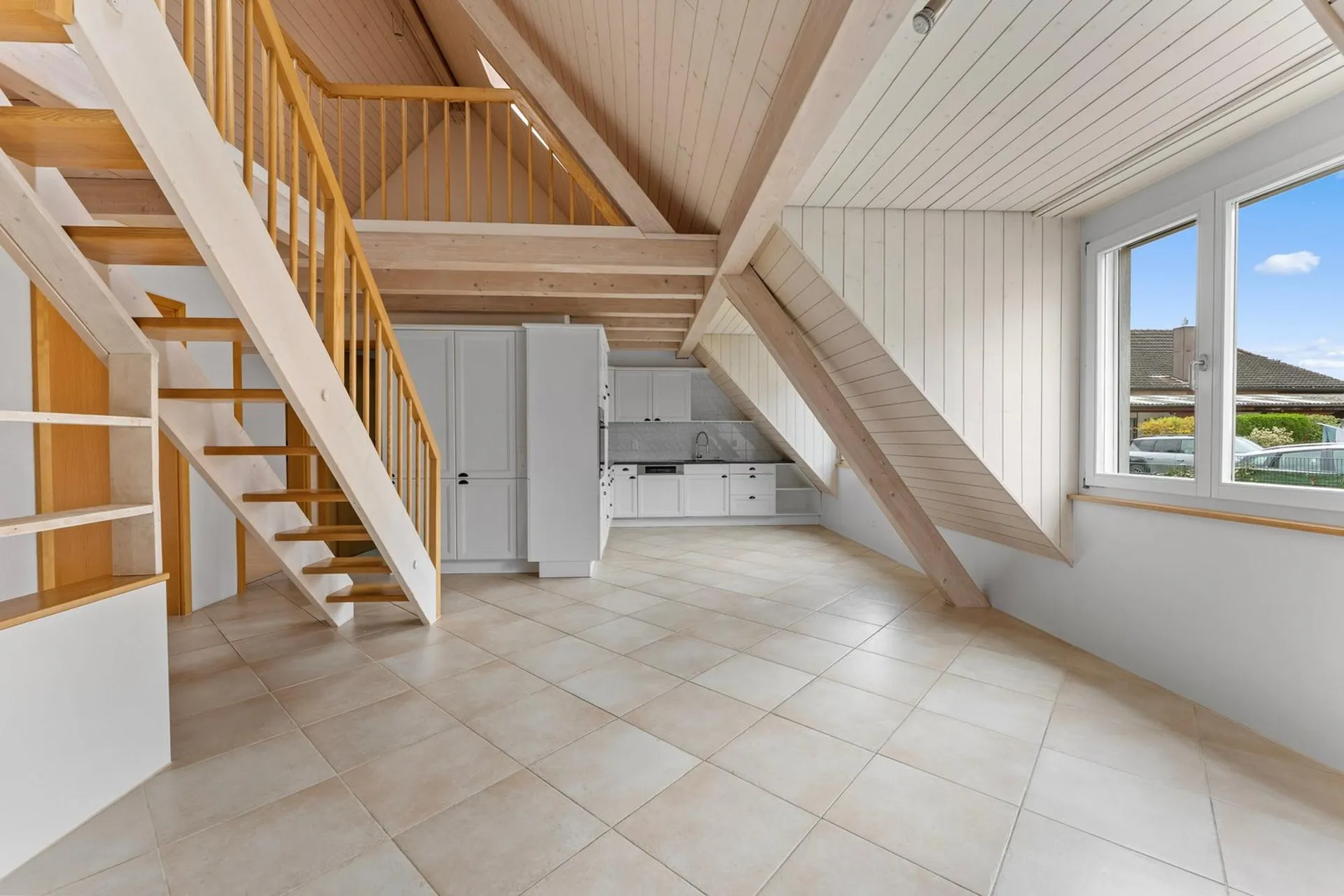 93 m2 living space with gallery, including parking space