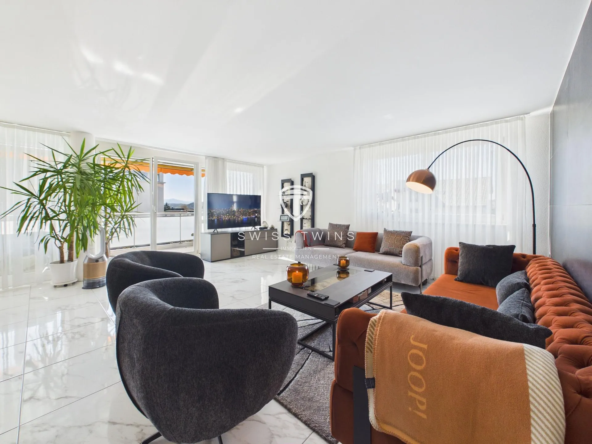 Exklusive 3.5-Zimmer-Eigentumswohnung mit Panorama-Balkon in Root (LU)