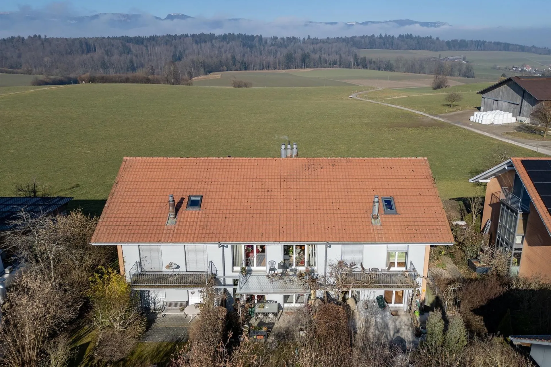 Charmantes  Reihenhaus mit zwei Wohnungen