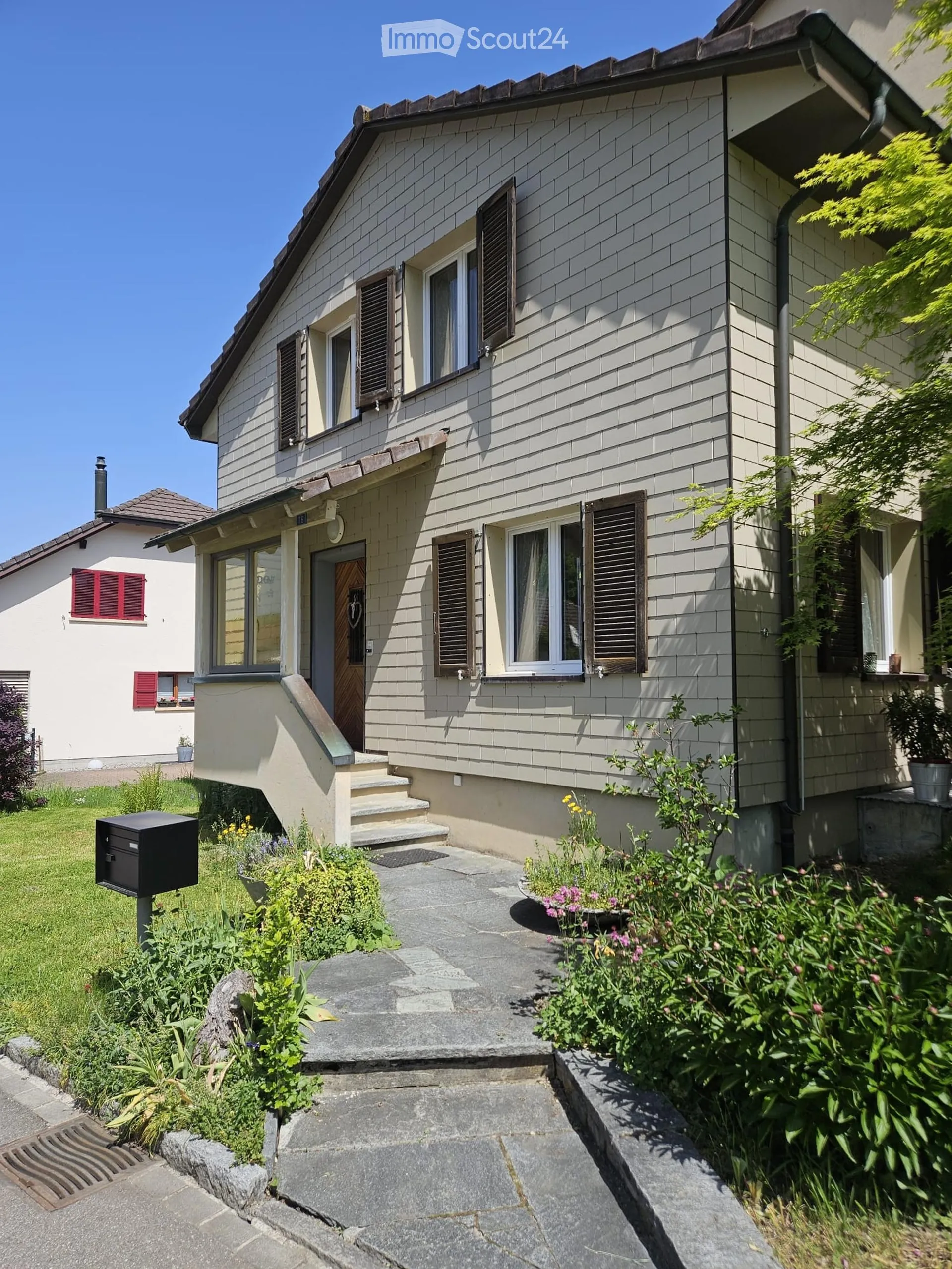 Großzügiges Einfamilienhaus mit Anbau und Platz für Ideen