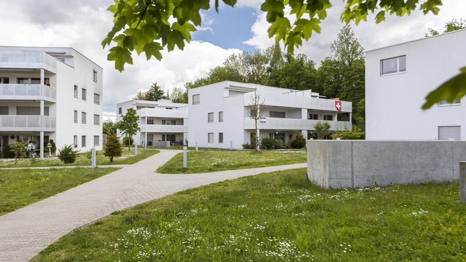 GEMÜTLICHE WOHNUNG AN RUHIGER LAGE ZU VERMIETEN
